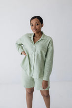 Load image into Gallery viewer, Janni & George Midi Linen Shorts - Mint Green