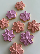 Load image into Gallery viewer, The Biscuitry Iced Flowers