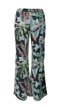 Load image into Gallery viewer, Rush Ribbed Flare Pants - Floral Botanical