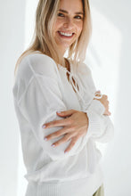 Load image into Gallery viewer, Trinity Blubelle Jersey - White
