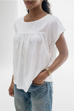 Load image into Gallery viewer, Jo Champ Teri Top - White
