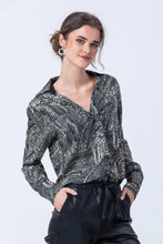 Load image into Gallery viewer, Signature Venice Collared Shirt - Black/Crème
