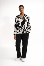 Load image into Gallery viewer, Jo Champ Printed Winter V-Neck Top - Black &amp; White
