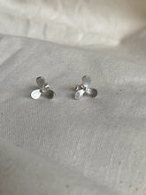 Load image into Gallery viewer, Liwo Sterling Silver Fiore Stud Earrings
