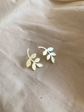 Load image into Gallery viewer, Liwo Sterling Silver Small Leaves #2 Studs
