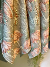 Load image into Gallery viewer, JW Designs Tea Towel - Green Aloe
