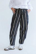 Load image into Gallery viewer, Trinity Tayla Barrel Trouser - Grey
