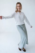 Load image into Gallery viewer, Trinity Blubelle Jersey - White
