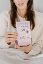 Load image into Gallery viewer, Ma Mere "A Mother like no other" Envelope Nougat Gift Box
