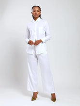 Load image into Gallery viewer, Muze Resort L/S Top - White Modal Linen
