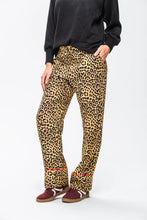 Load image into Gallery viewer, Signature Sydney Wide Leg Pants - Leopard
