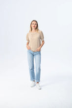 Load image into Gallery viewer, Signature Aspen Summer Tee - Crème /White
