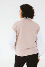 Load image into Gallery viewer, Trinity Denver Pullover - Camel
