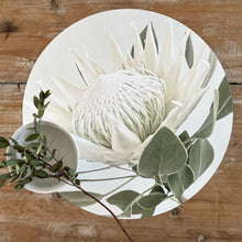 Load image into Gallery viewer, Tableart Placemats Round 4pk - White King Protea
