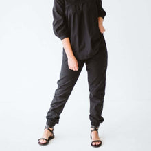 Load image into Gallery viewer, Trinity Soho Trousers - Black Twill
