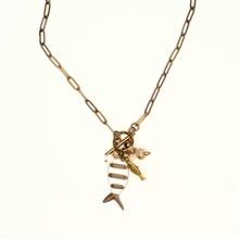 Load image into Gallery viewer, The Nikabox Paperclip Necklace  - Gold Fish
