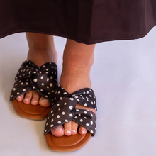 Load image into Gallery viewer, Coco &amp; Salt Sandals - Chocolate &amp; Cream Dot
