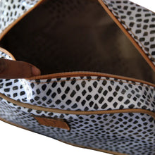 Load image into Gallery viewer, IY Small Toiletry Bag - Green Stripe
